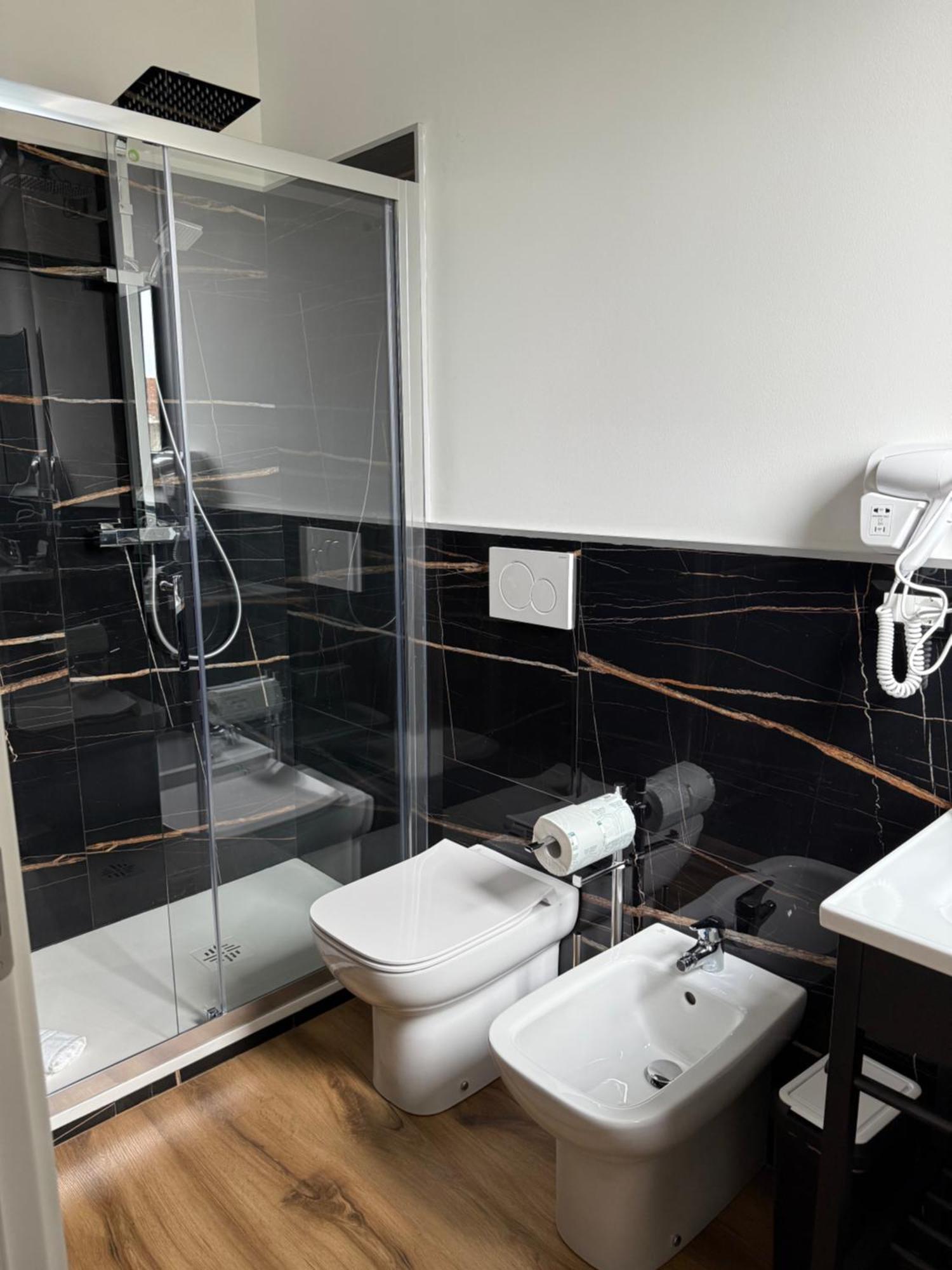 Hotel Infinity House - Eleganza Moderna Tra Treviso E Venezia Casièr Zimmer foto