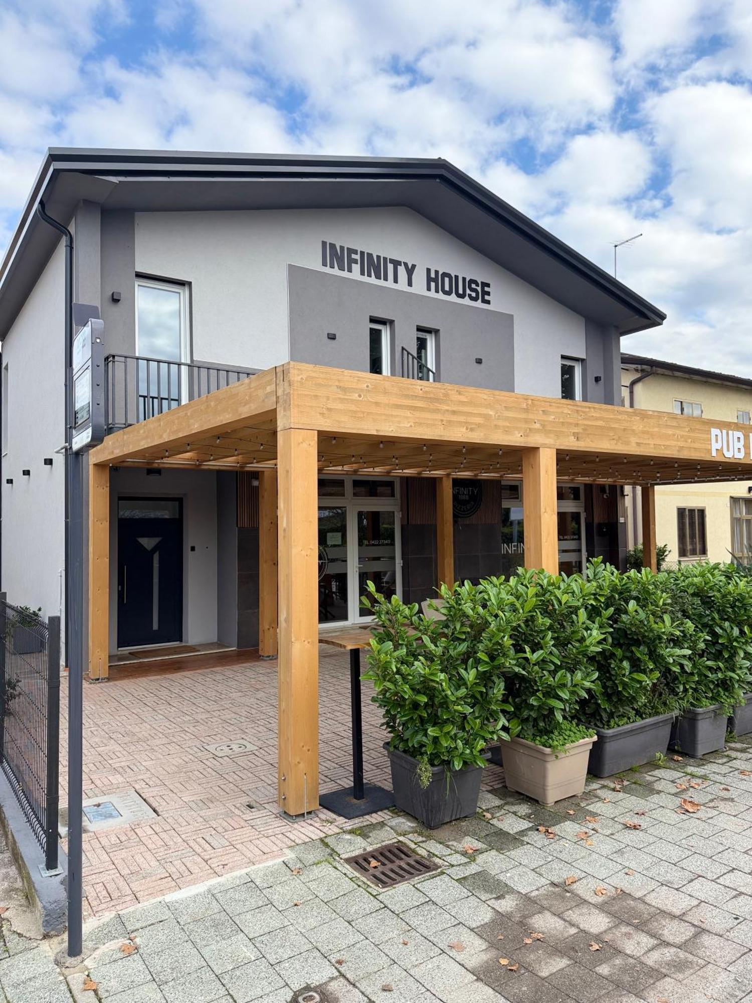 Hotel Infinity House - Eleganza Moderna Tra Treviso E Venezia Casièr Exterior foto